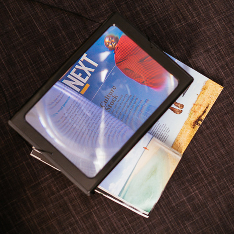 Loupe pleine page sur pied